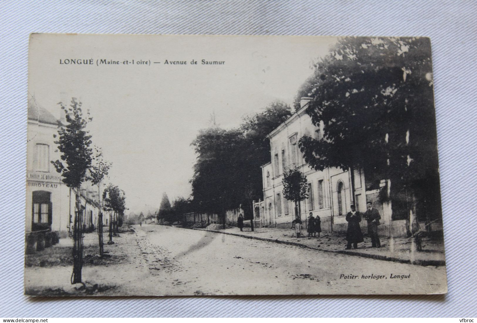 Longué, avenue de Saumur, Maine et Loire 49