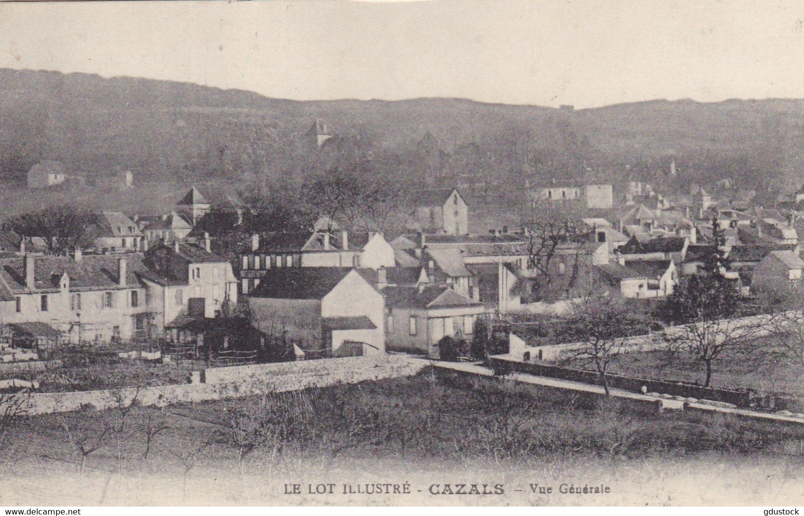 Lot - Cazals - vue générale