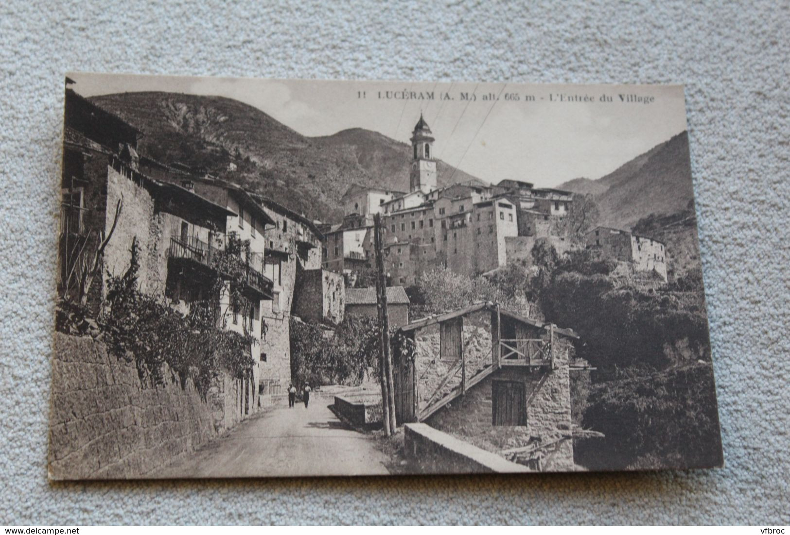 Lucéram, l'entrée du village, Alpes maritimes