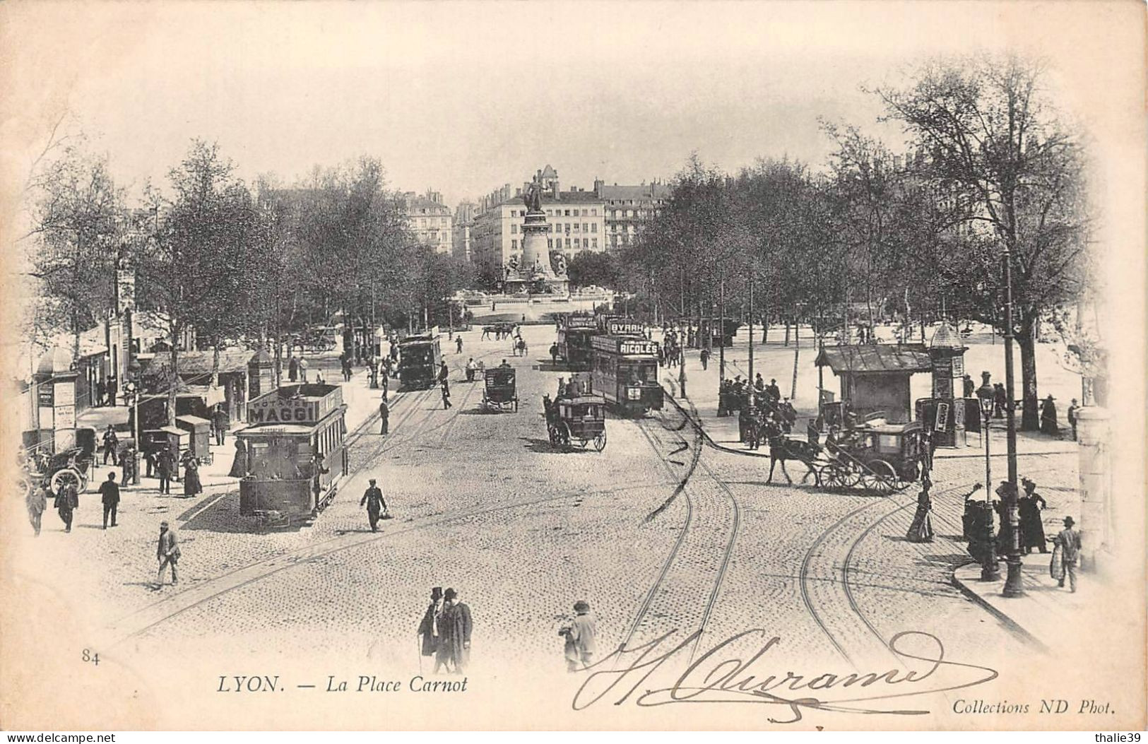 Lyon 2 tramway gare Perrache publicité Maggi Ricqlès