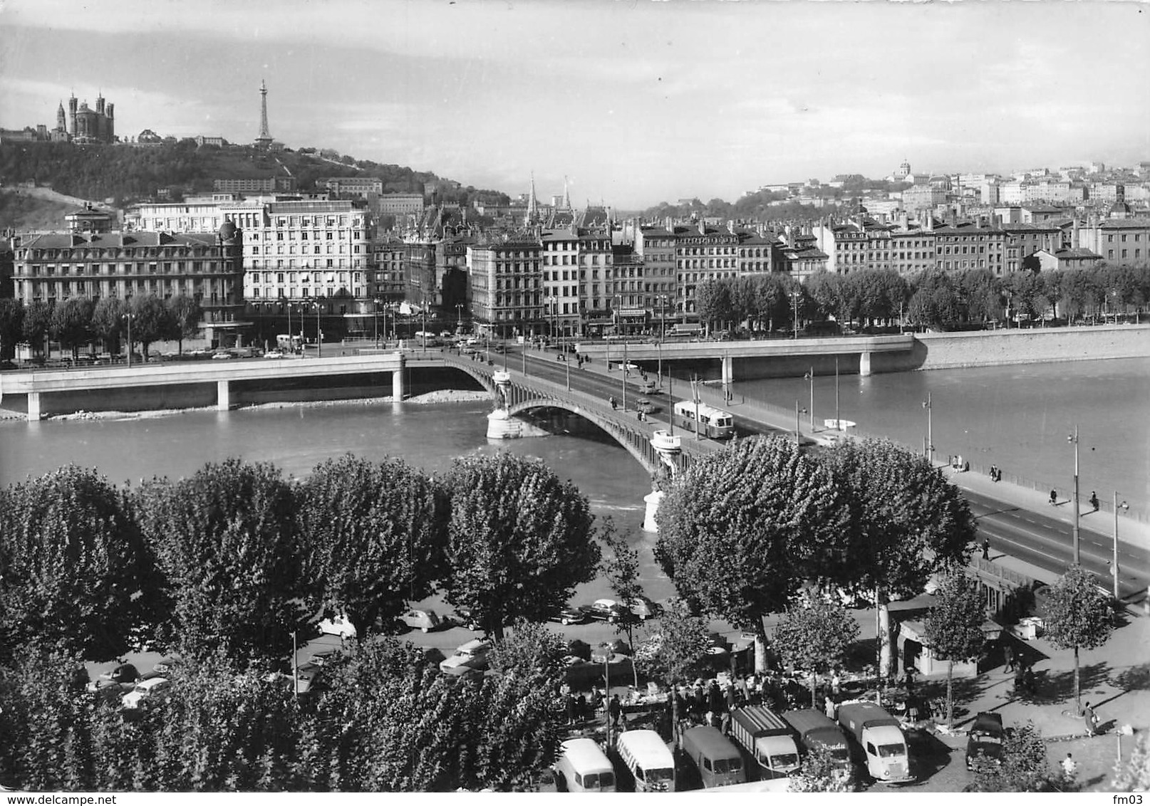 Lyon 3 trolley bus trolleybus pont Lafayette marché quai Augagneur ? Trolliet 256