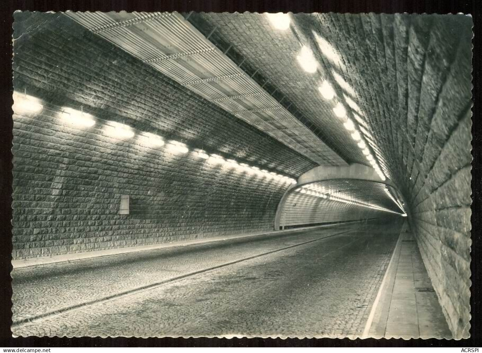 LYON 4  tunnel sous la croix rousse édition ferrer