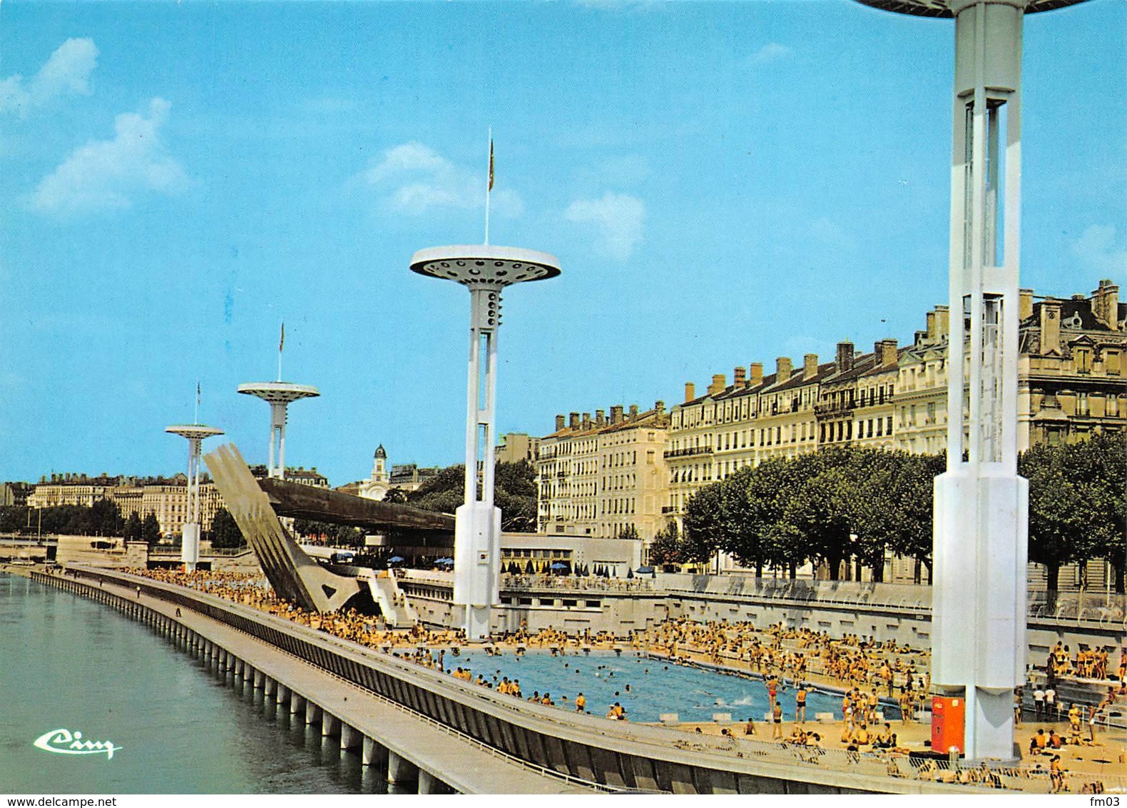 Lyon 7 piscine quai Claude Bernard Cim 252