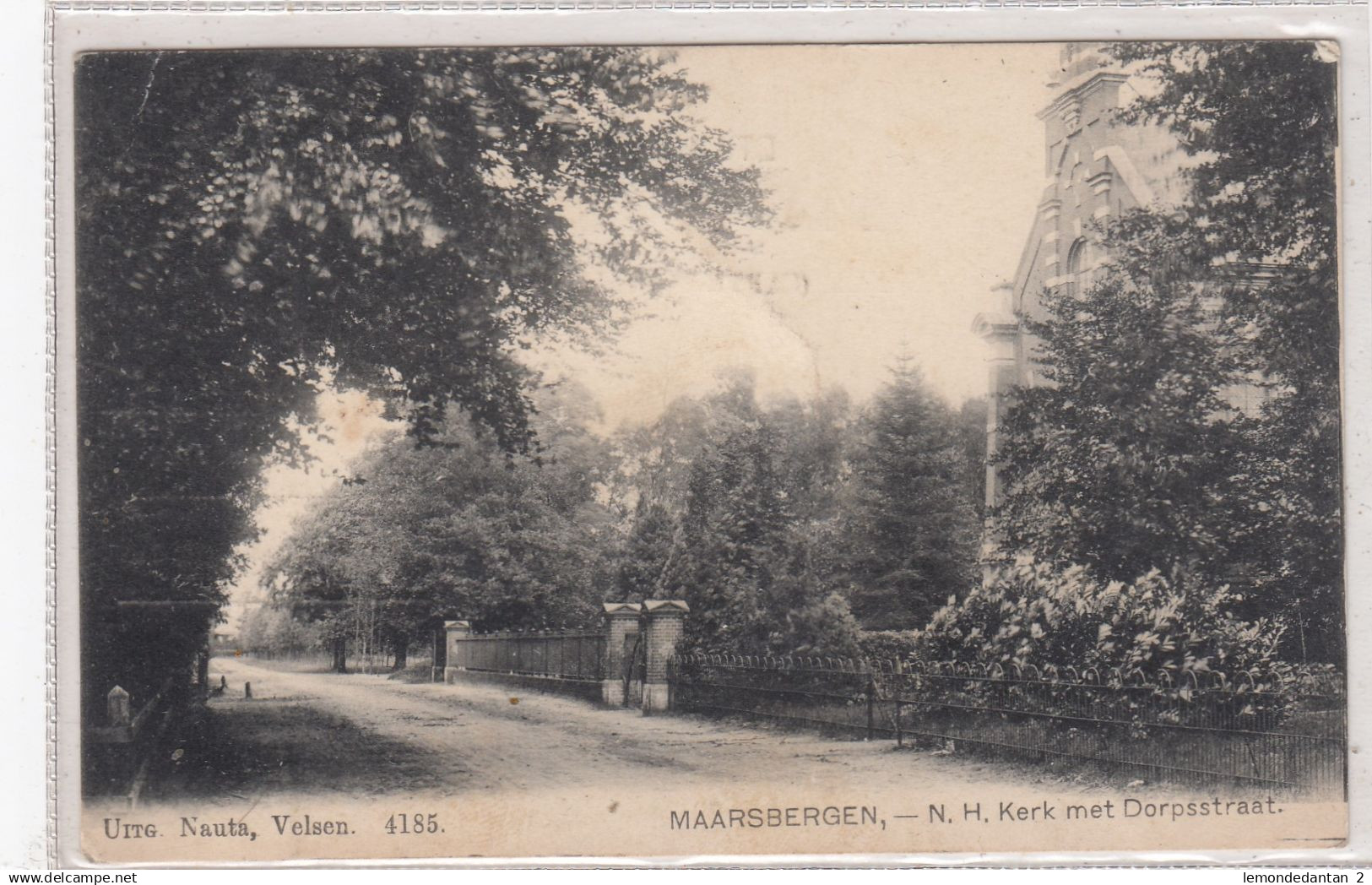 Maarsbergen. N.H. Kerk met Dorpsstraat. *