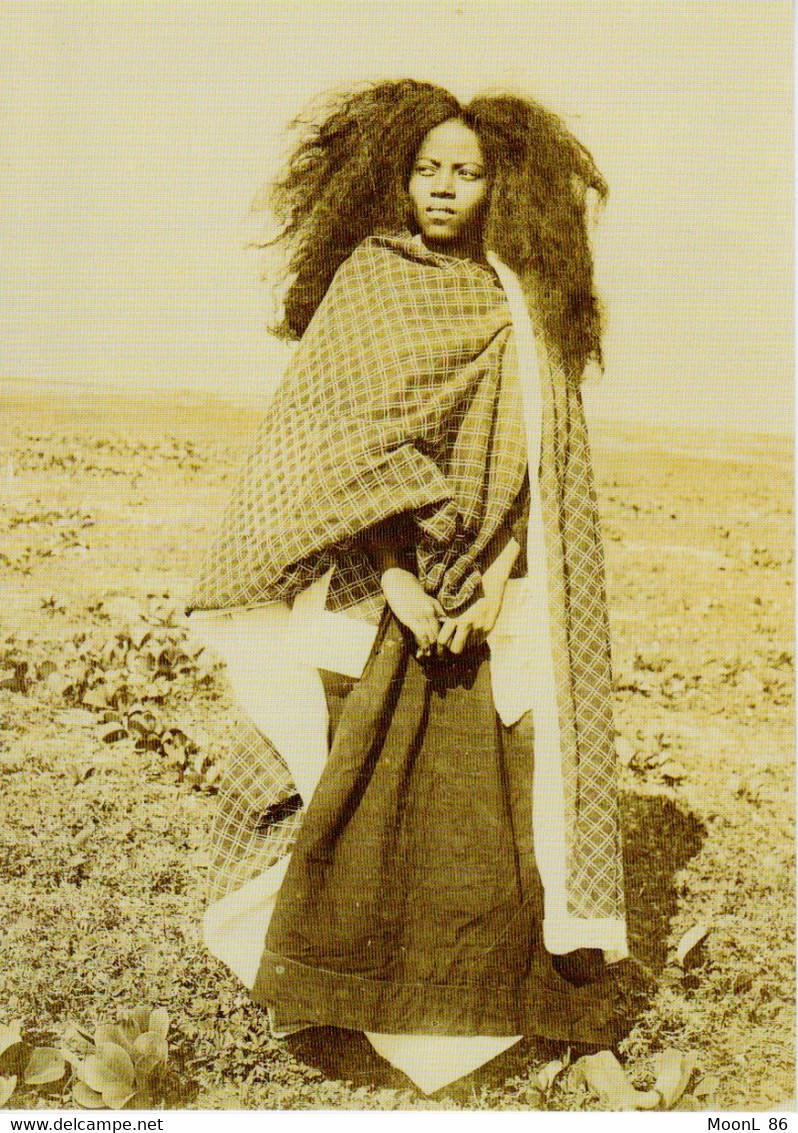 MADAGASCAR - FEMME HOVA EN DEUIL 1900 - 1905