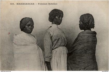 Madagascar - Femmes Betsileo