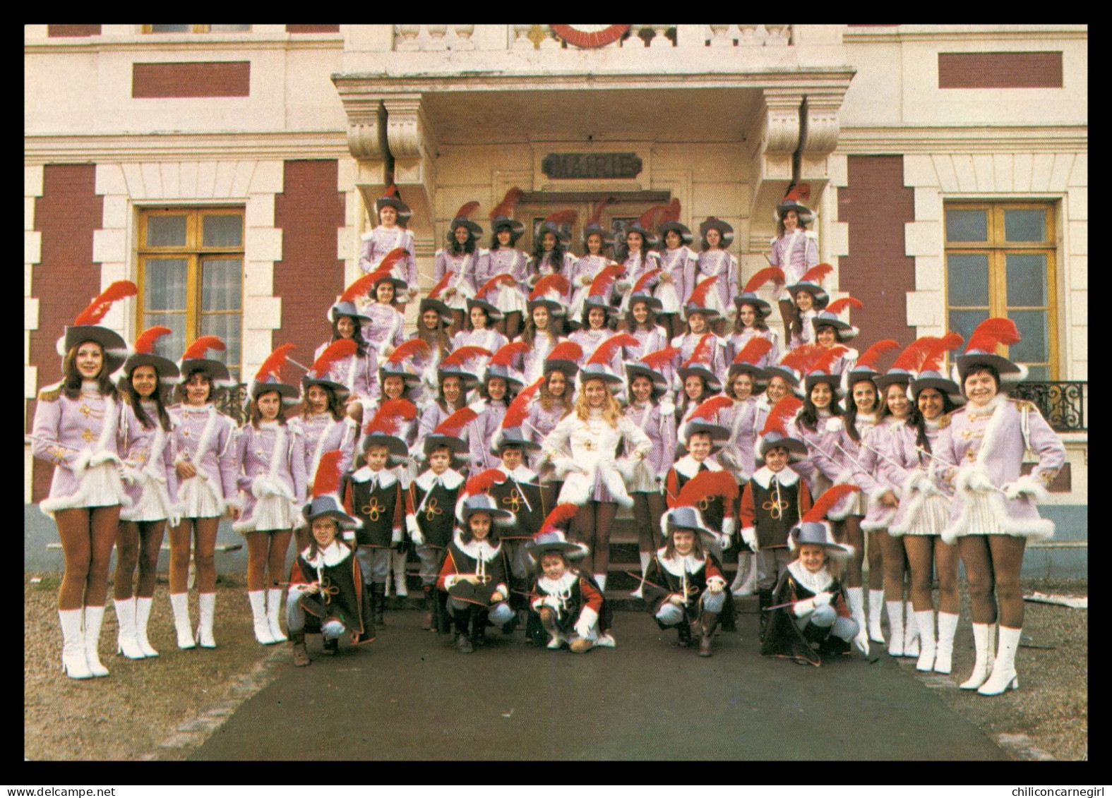 * Mairie de PERSAN - Majorettes de Persan - Animée - Photo Studio VAL D'OISE