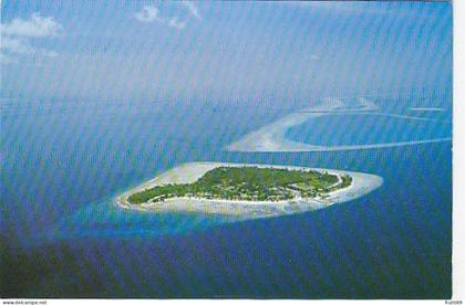 AK 185540 MALDIVES - a Resort Island from the air