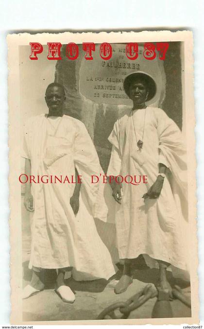 KAYES - MONUMENT FAIDHERBE à FELOU en 1940 - Mrs MISSOULA DOUMBIA & YAGO SANGARE < TAILLE de la VUE 7cm x 11cm