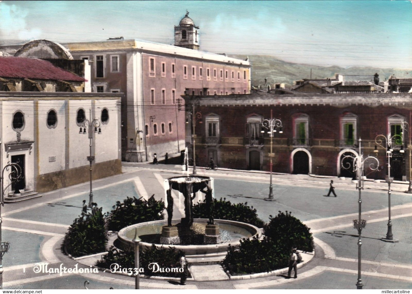 # MANFREDONIA:  PIAZZA DUOMO