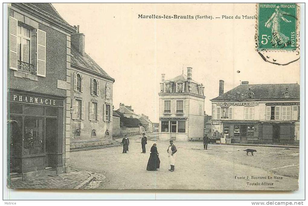 MAROLLES LES BRAULTS   -   Place du Marché.