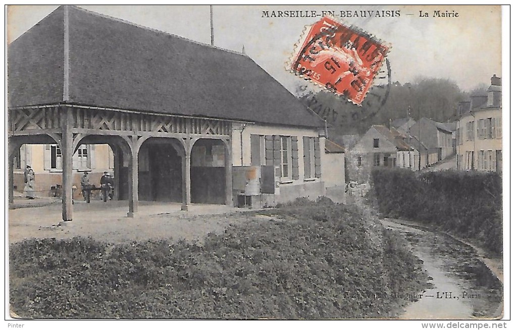 MARSEILLE EN BEAUVAISIS - La Mairie