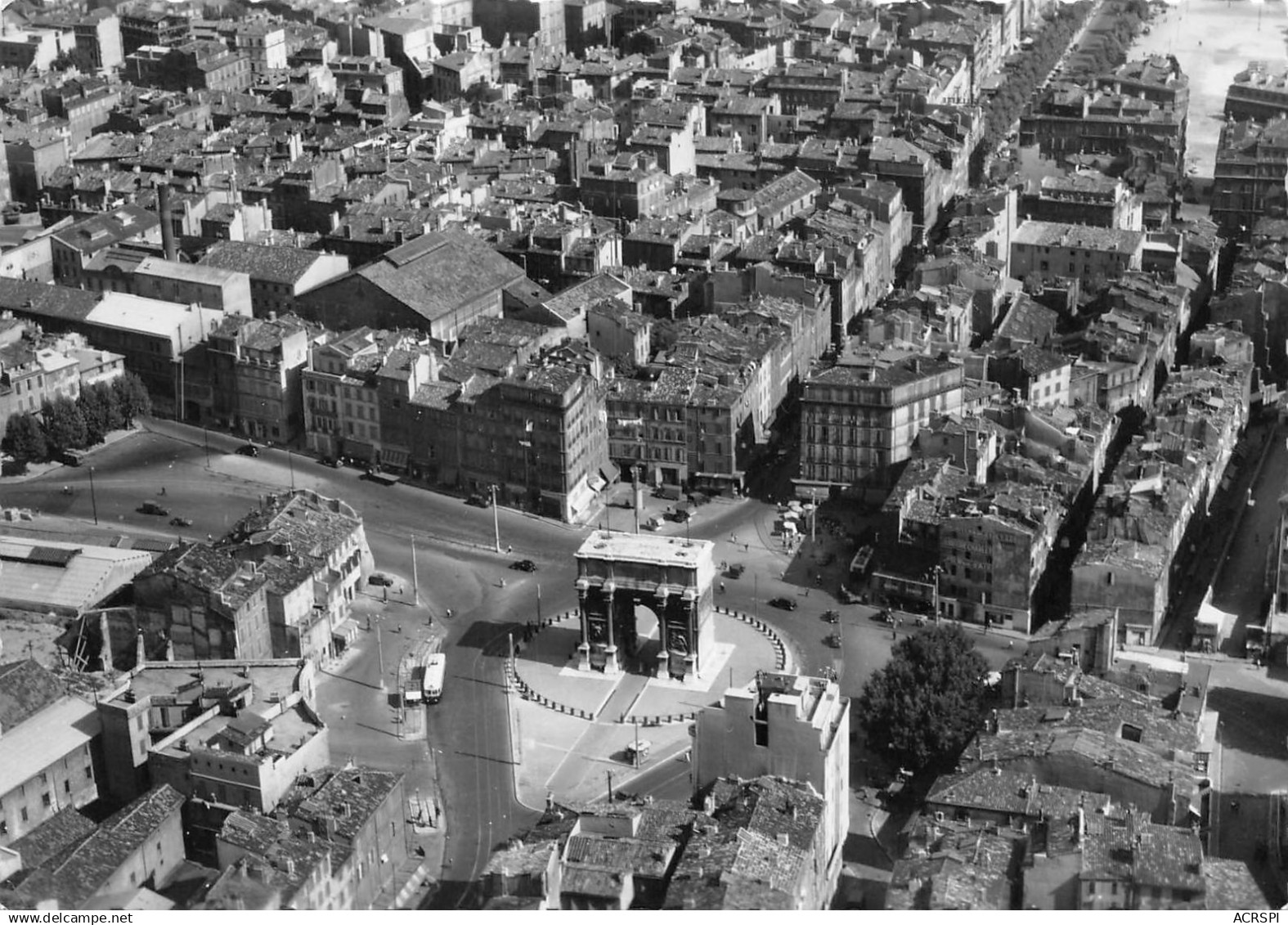 MARSEILLE vue aérienne du quartier de la gare au centre l'arc de triomphe 48 (scan recto verso)KEVREN0691