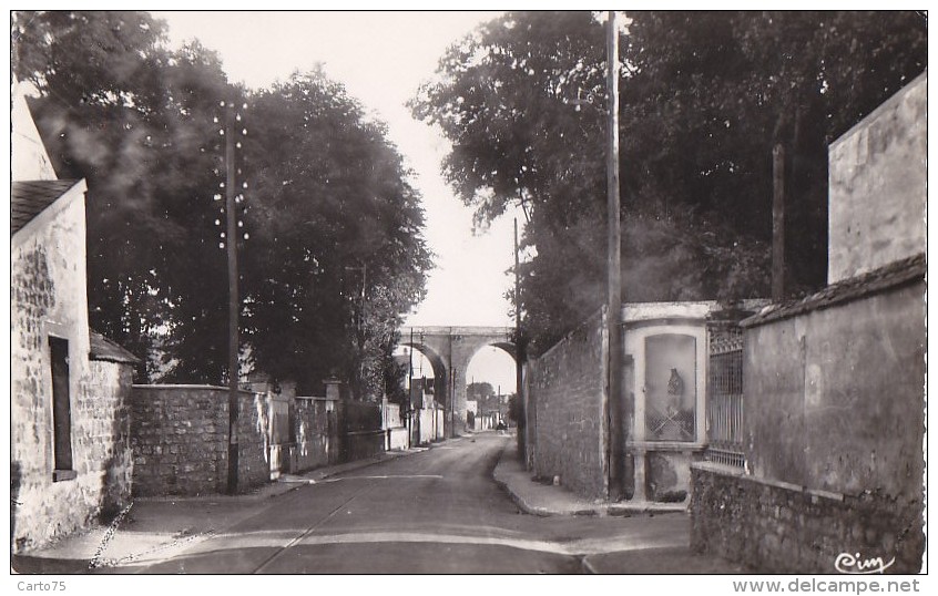 Maurecourt 78 - Rue de Paris - Vierge et Viaduc - Combier - Cachet Maurecourt 1956