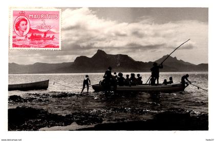 Ile Maurice - Départ de Scouts pour le Bain