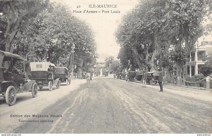 Mauritius - PORT LOUIS - Place d'Armes - Ed. Magasins Réunis 42