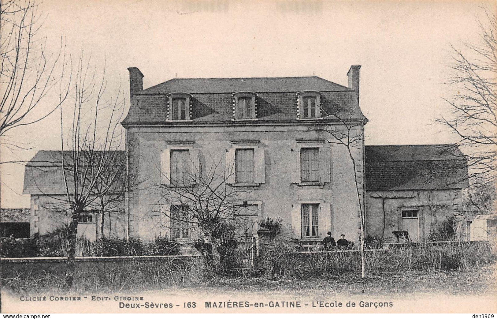 MAZIERES-en-GATINE (Deux-Sèvres) - L'Ecole de Garçons