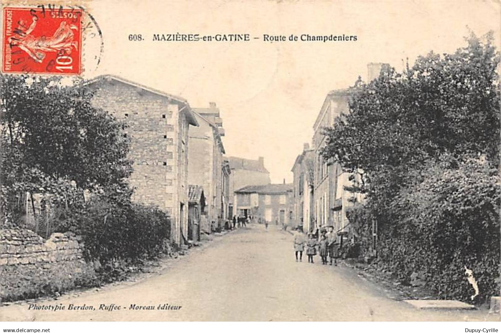 MAZIERES EN GATINE - Route de Champdeniers - état