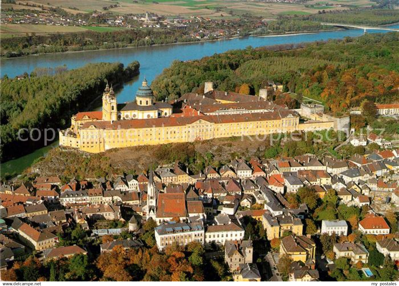 Melk Donau Stift Melk von Sueden Fliegeraufnahme