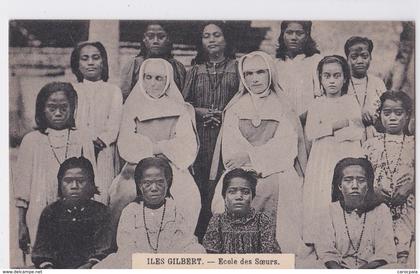 carte 1920 ILES GILBERT / ECOLE DES SOEURS (beau plan de groupe)