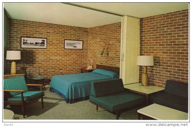 Mississippi City MS Mississippi, Fairchild's Hotel Court Interior Room View, Decor, Lodging, c1950s Vintage Postcard