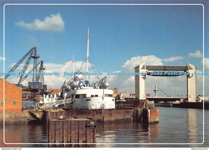 D050875 Hull. East Yorkshire. River Hull Tidal Surge Barrier. Judges. C. 18201