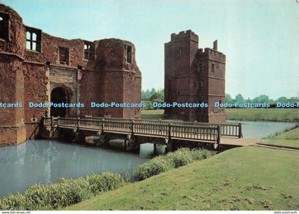 D067167 Leicestershire. Kirby Muxloe Castle. Gatehouse and West Tower. Departmen