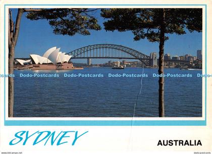 D108027 Australia. Sydney. Beautiful Sydney Harbour. Opera House and Harbour Bri