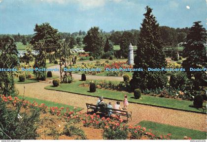 D190154 Northamptonshire. Kettering. The Wicksteed Park. The Sunken Garden