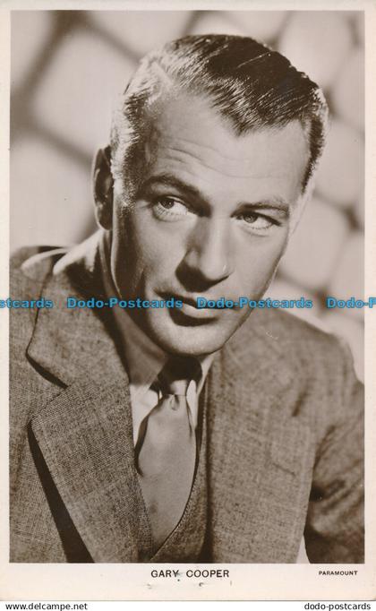 R068896 Gary Cooper. Paramount. Picturegoer. No W 54