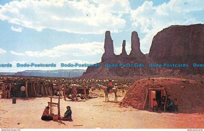 R137117 The Three Sisters in Spectacular. Monument Valley. Bob Bradshaw. Bradsha