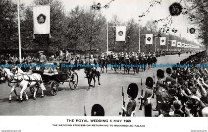 R139264 The Royal Wedding 6 May 1960. The Wedding Procession Returning to Buckin
