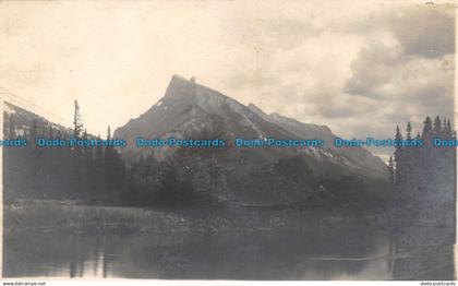 R158926 Rocky Mountains. Banff