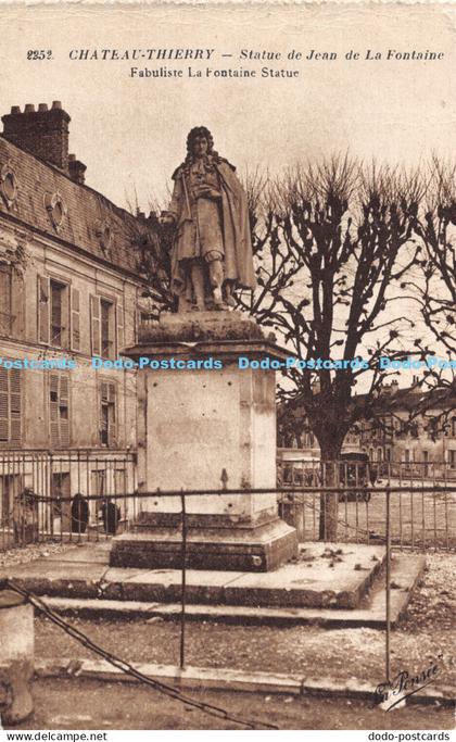 R187265 Chateau Thierry. Statue de Jean de La Fontaine. Fabuliste La Fontaine St
