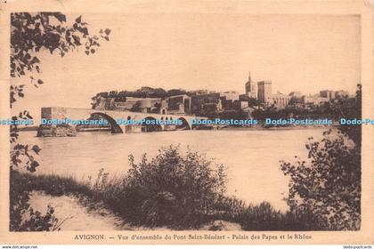 R241482 Avignon Vue densemble du Pont Saint Benezet Palais des Papes et le Rhone