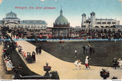 R330612 Great Yarmouth Wellington Pier 1924