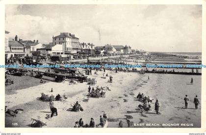 R460874 Bognor Regis East Beach 1957