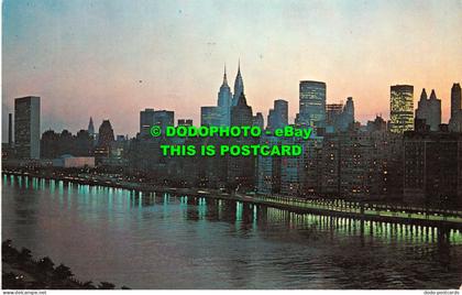 R494690 75430 B. Manhattan. Dexter Press. Manhattan Post Card