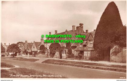 R539041 Worcestershire. Fine Old Houses. Broadway. Green of Broadway