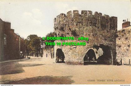 R561924 Tenby. Five Arches. Postcard