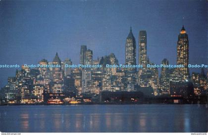 R686721 Skyline View of Downtown Manhattan and Wall Street. H. S. Crocker. Mirro