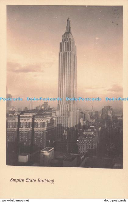 R693117 New York. Empire State Building. Magisla Studio