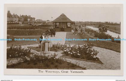 C006846 Waterways. Great Yarmouth. S. Yallop