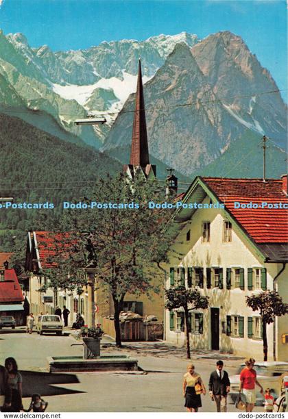 D054179 Garmisch Partenkirchen. Floriansplatz mit Zugspitze und Waxensteine. Buc