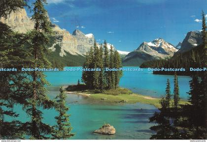 D068733 Maligne Lake. Jasper National Park. Alberta. Canada. Alberta Color Produ