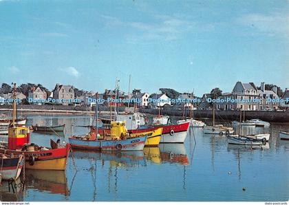 D092824 1540. Piriac sur Mer. Vue sur le Port. Chapeau. S.P.A.D.E.M