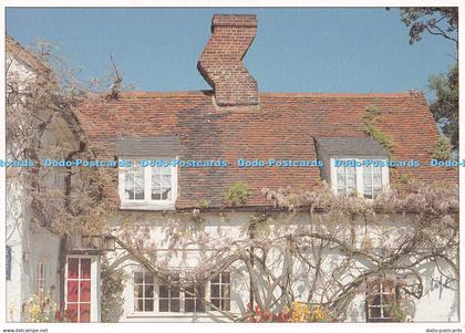 D119178 Hertfordshire. The Crooked Chimney. English Life