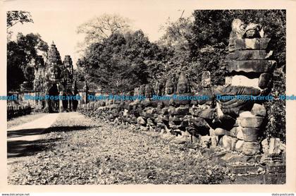 R156123 Old Postcard. Statues. Bayon