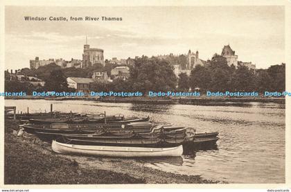 R602500 Windsor Castle from River Thames