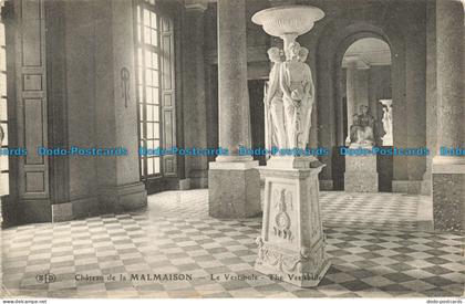 R661572 Chateau de la Malmaison. Le Vestibule. E. Le Deley